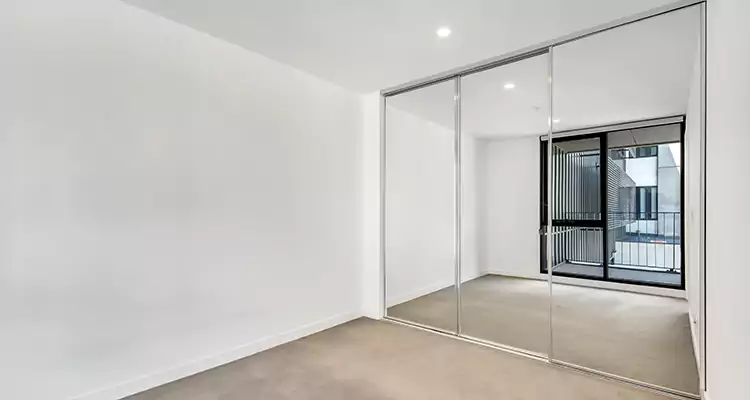 Why Homeowners Choose Us for Sliding Mirror Door Replacement in Alameda, CA